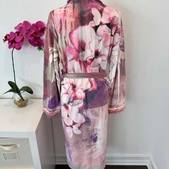 WRAP UP BY VP Women’s Long Pink/Cream Floral Print Soft Robe One Size - Picture 11 of 16